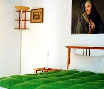 Della Biscia Hotel apartamentowy 3*