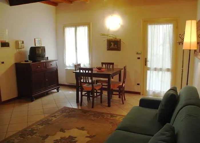 Della Biscia Lejlighedshotel 3*